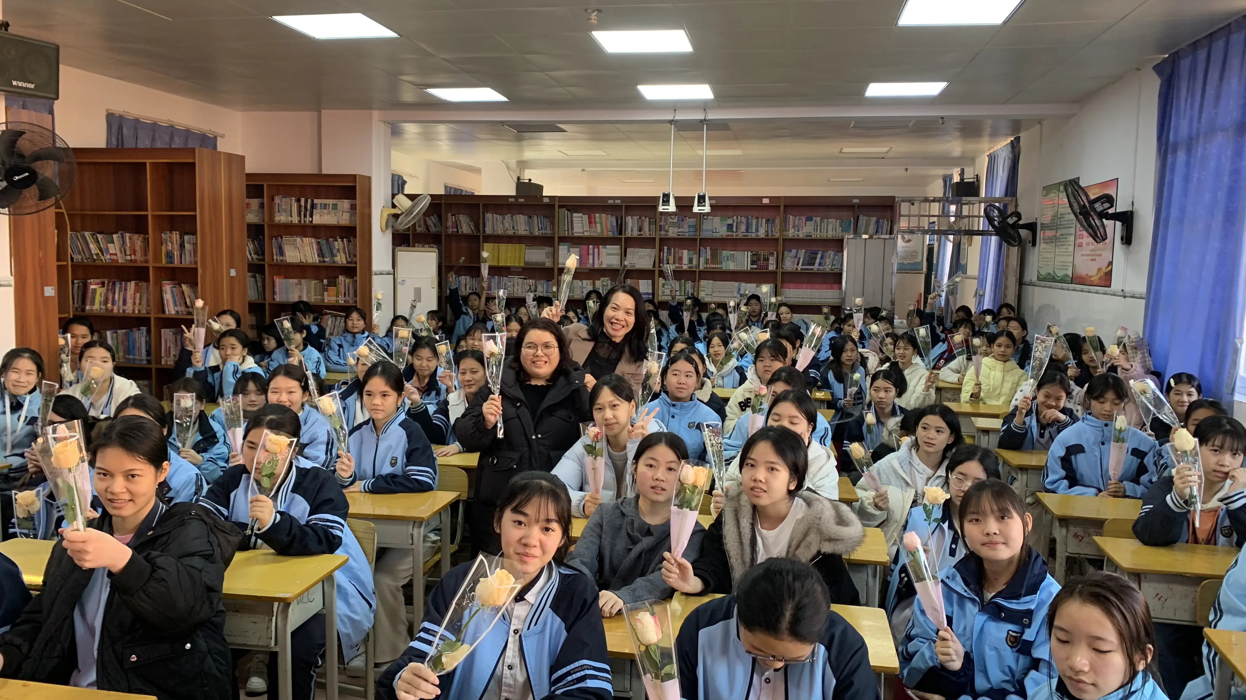 2025年1月五象中学女生青春期专题教育活动